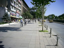 photo of sidewalk on Atatürk Bulvarı, 2008.06.24